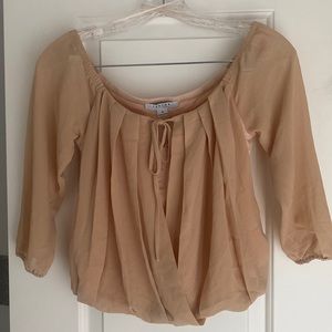 Super cute top by Pavlox.